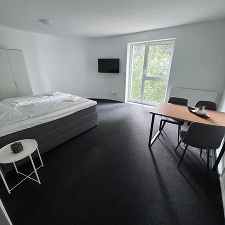 아파트 Ferienapartments Sternen Wohn 7 바이에르스브론